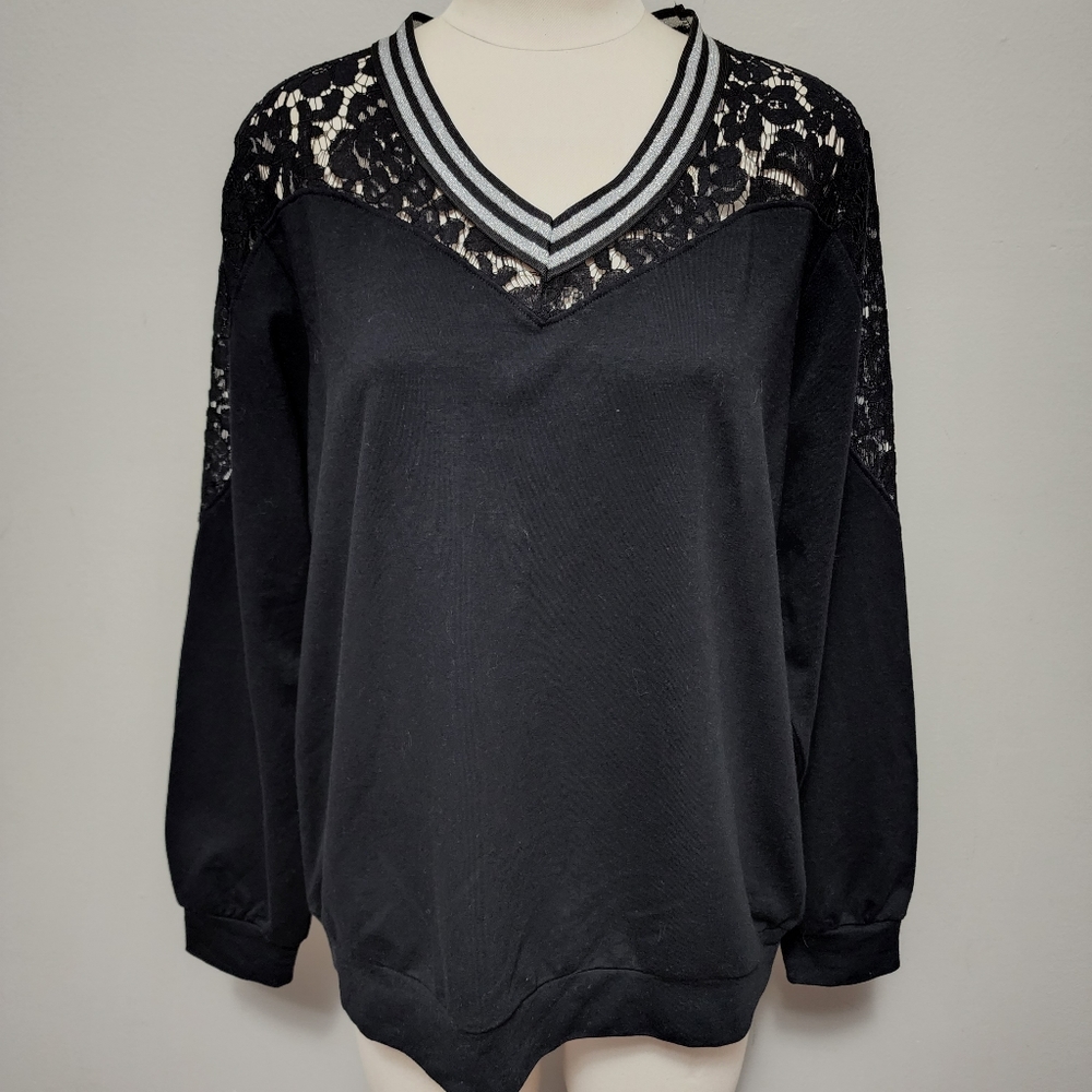 La Bellum Hillary Scott black lace contrast french terry sweatshirt size large